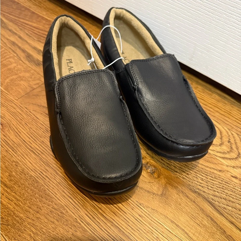 NWT The Children place kids Loafers size 6